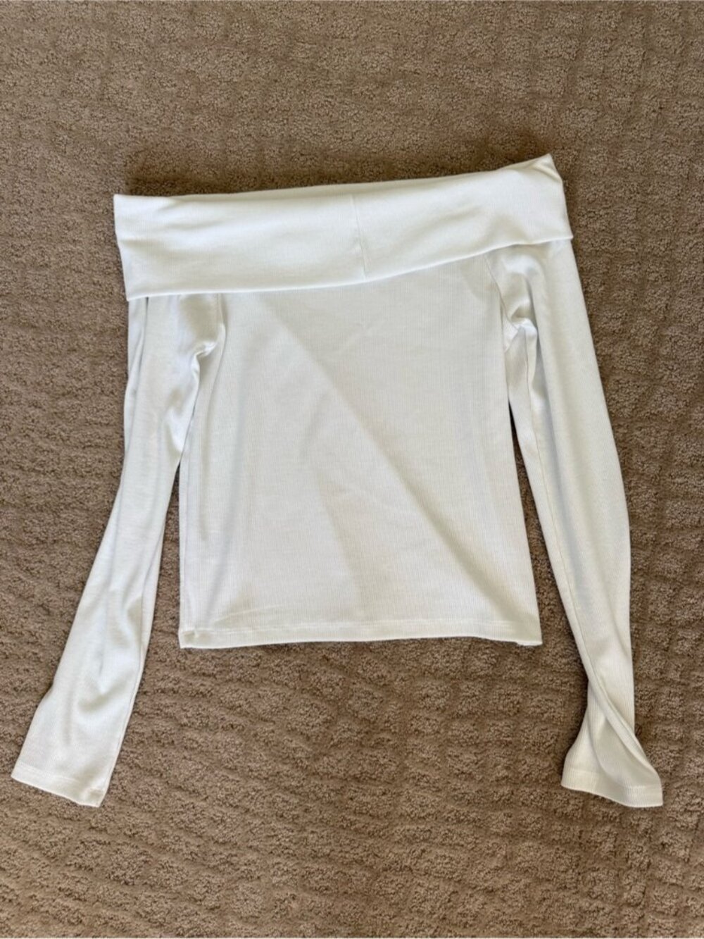 White Off-Shoulder Long Sleeve Crop Top - Picture 2 of 2